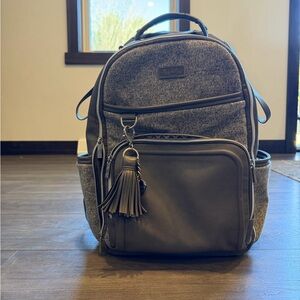 Itzy ritzy boss plus diaper bag